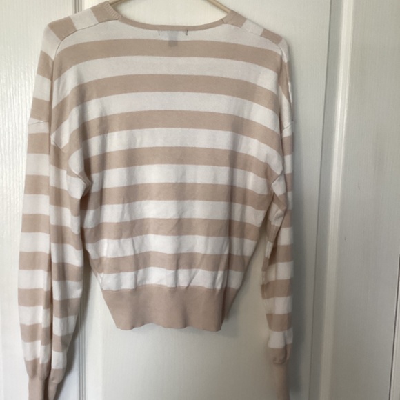 Ladies Sweater - Picture 3 of 4